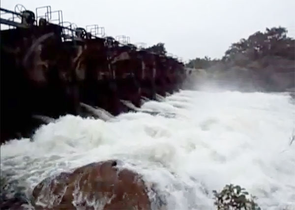 Iranamadu Tank has risen to 33 feet